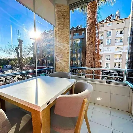 Cleopatra Beach 2 Bed Διαμέρισμα *
